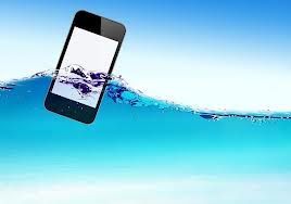 اگر موبایل در آب افتاد چه کنیم؟